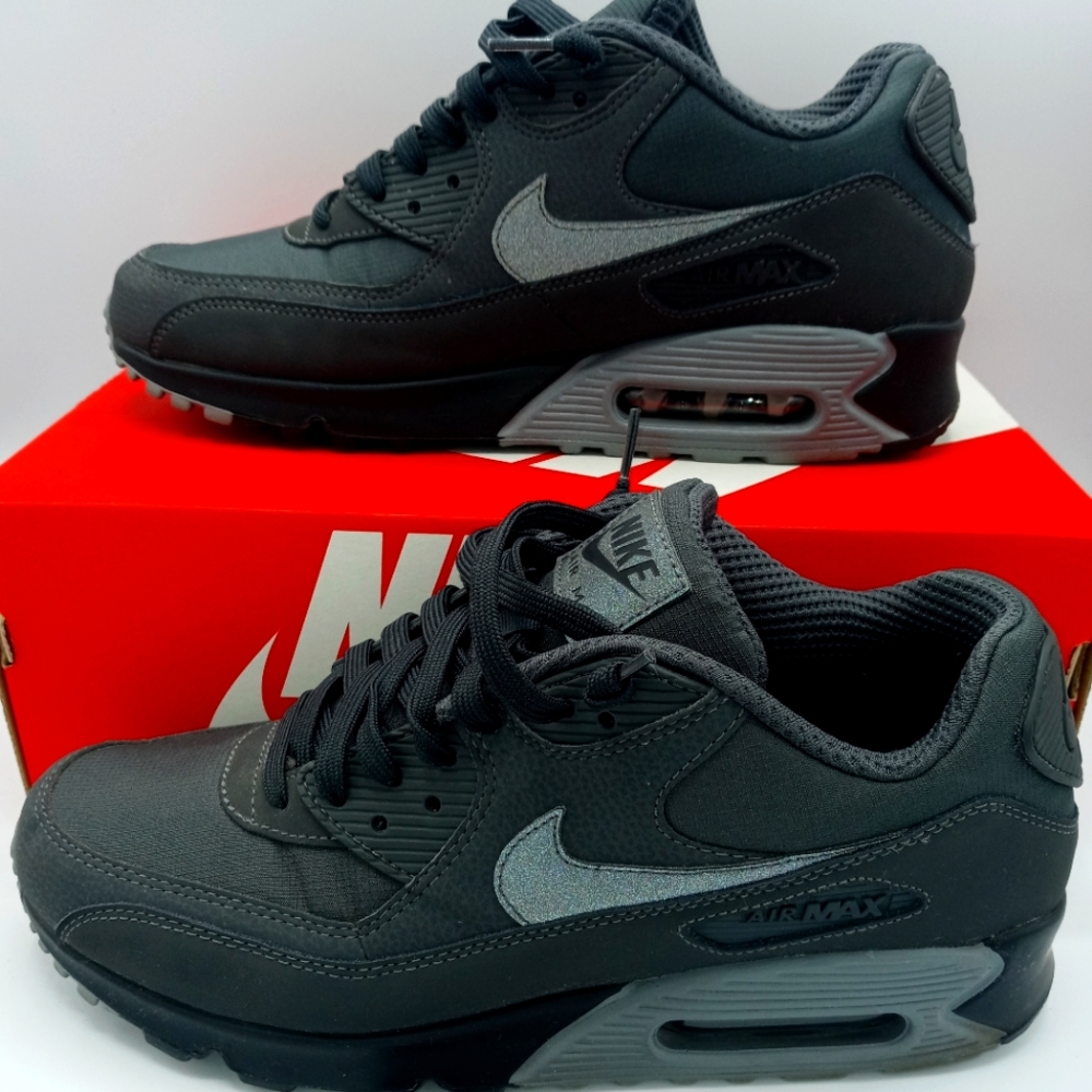 Nike AIR MAX 90 ESSENTIAL